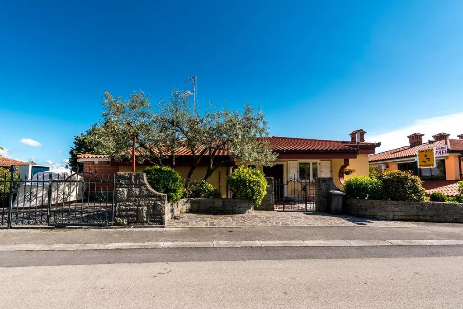 Apartments & Rooms Matos