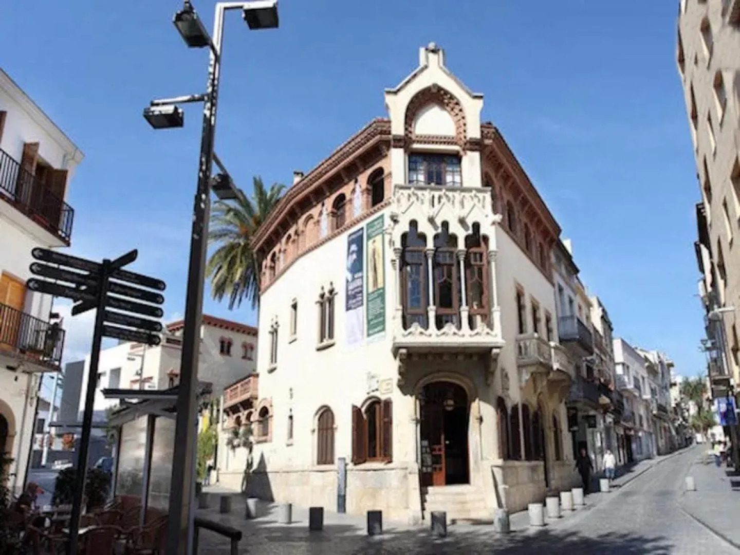 Artistic apartment with panoramic views