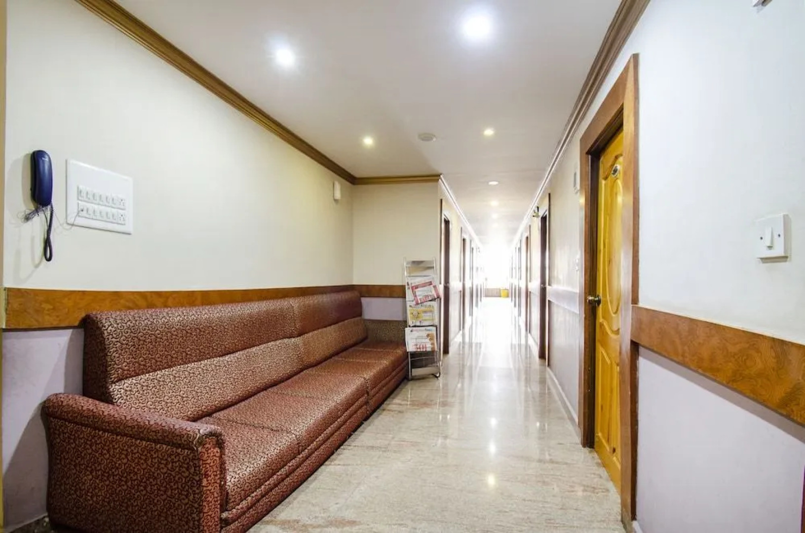 FabExpress Emirates Suites