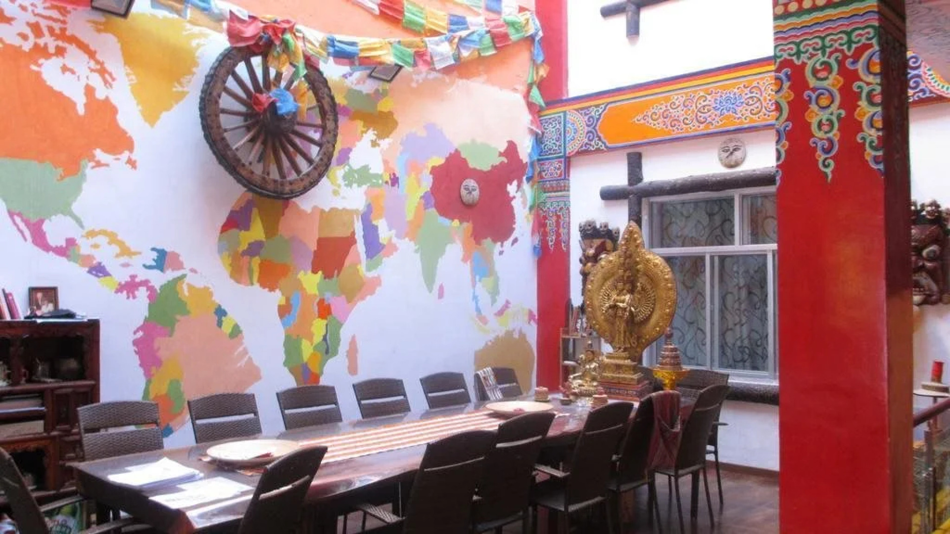 Nirvana Hotel - Hostel