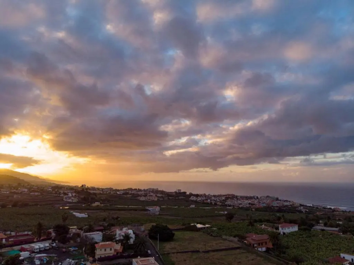 Lujoso apartamento en Finca Robles 1