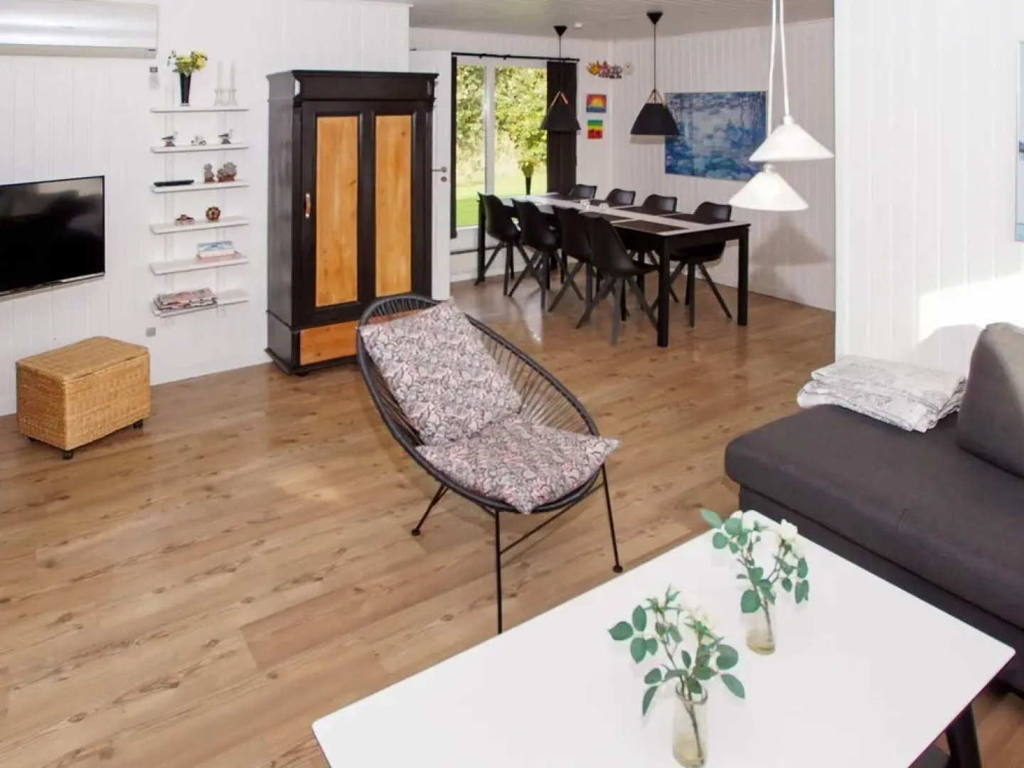 Enticing Holiday Home in Hemmet near Sea