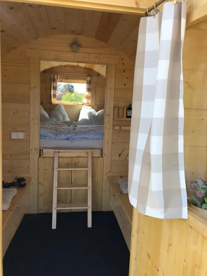 Schlaffass- Schlafen im Weinfass - Campsite