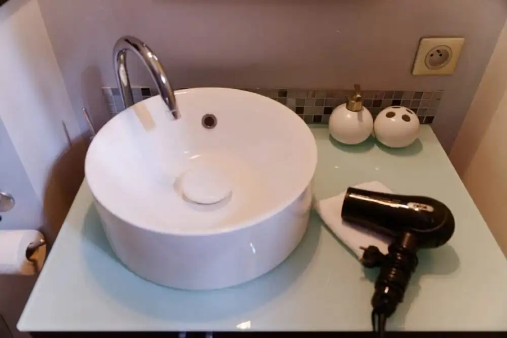 Ravel Private Apartment
