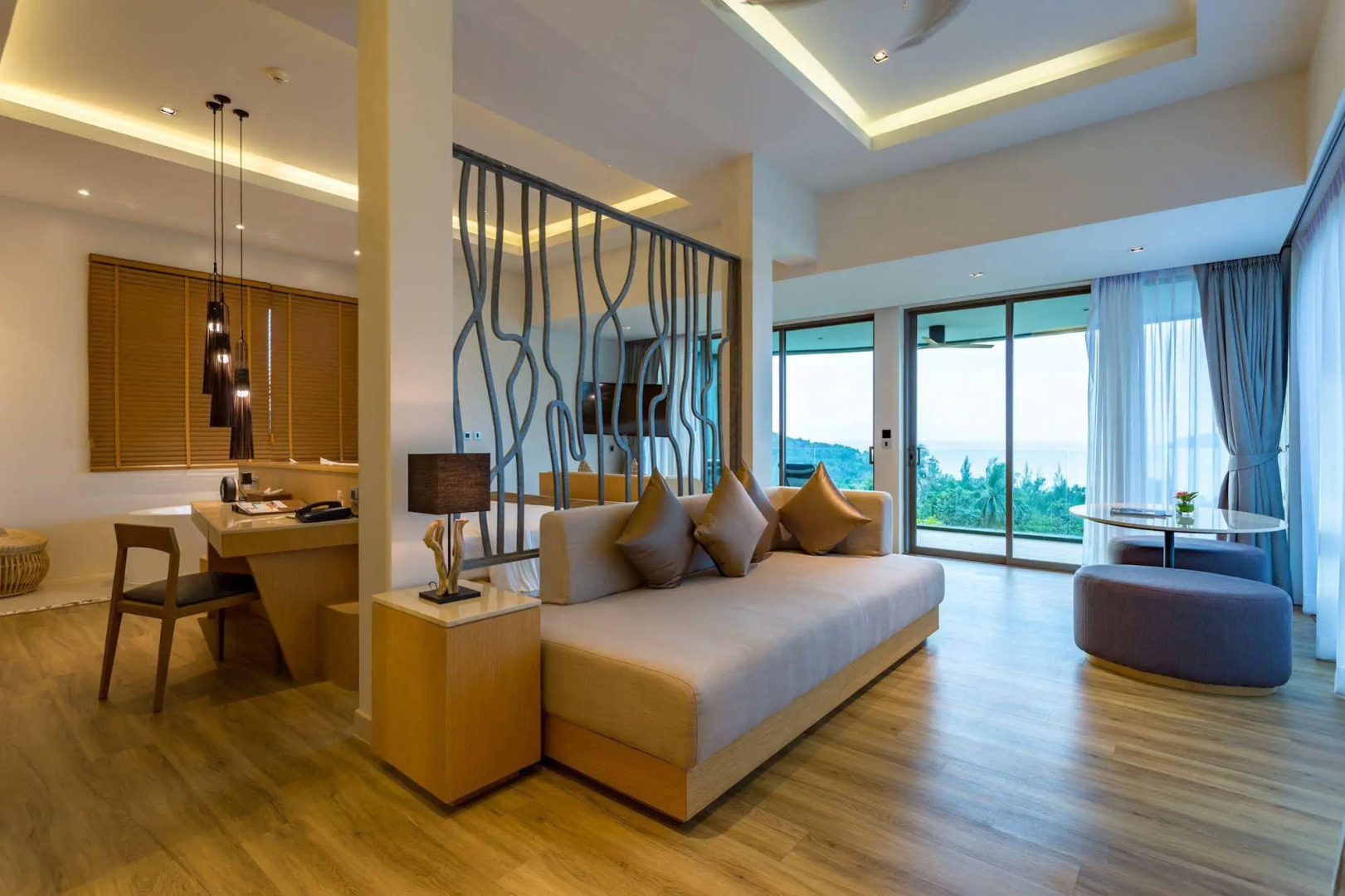 Crest Resort & Pool Villas