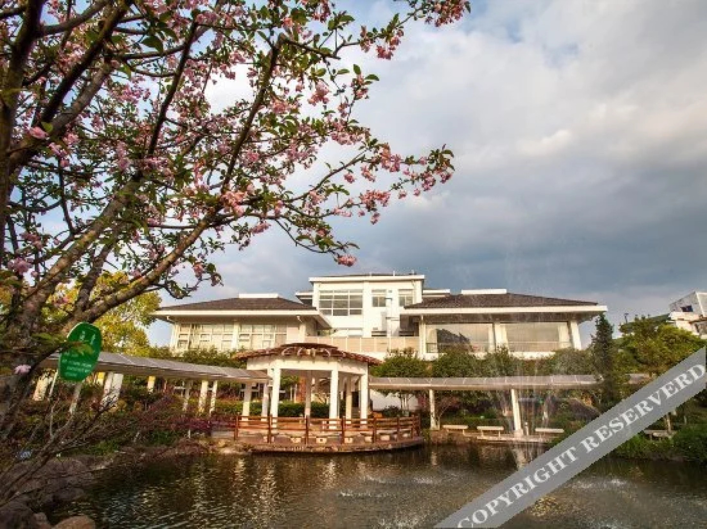 Wangfeng Gaden Hotel