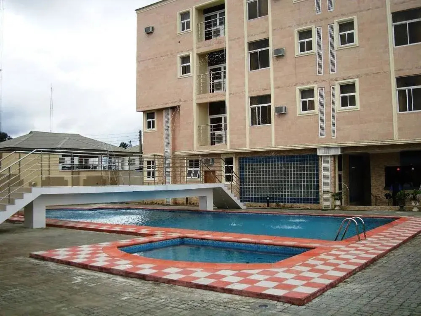 Kayriott Hotel & Suites