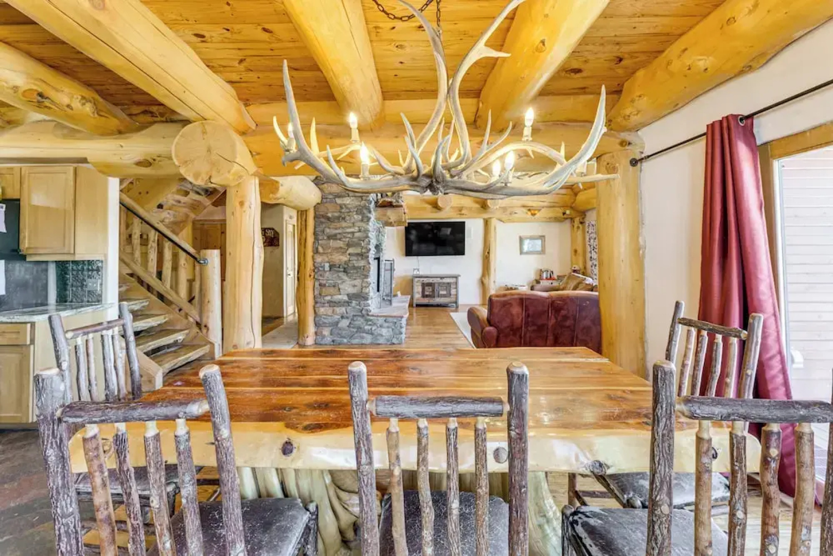'burning Sky Lodge': Private Hot Tub & Ski-in/out