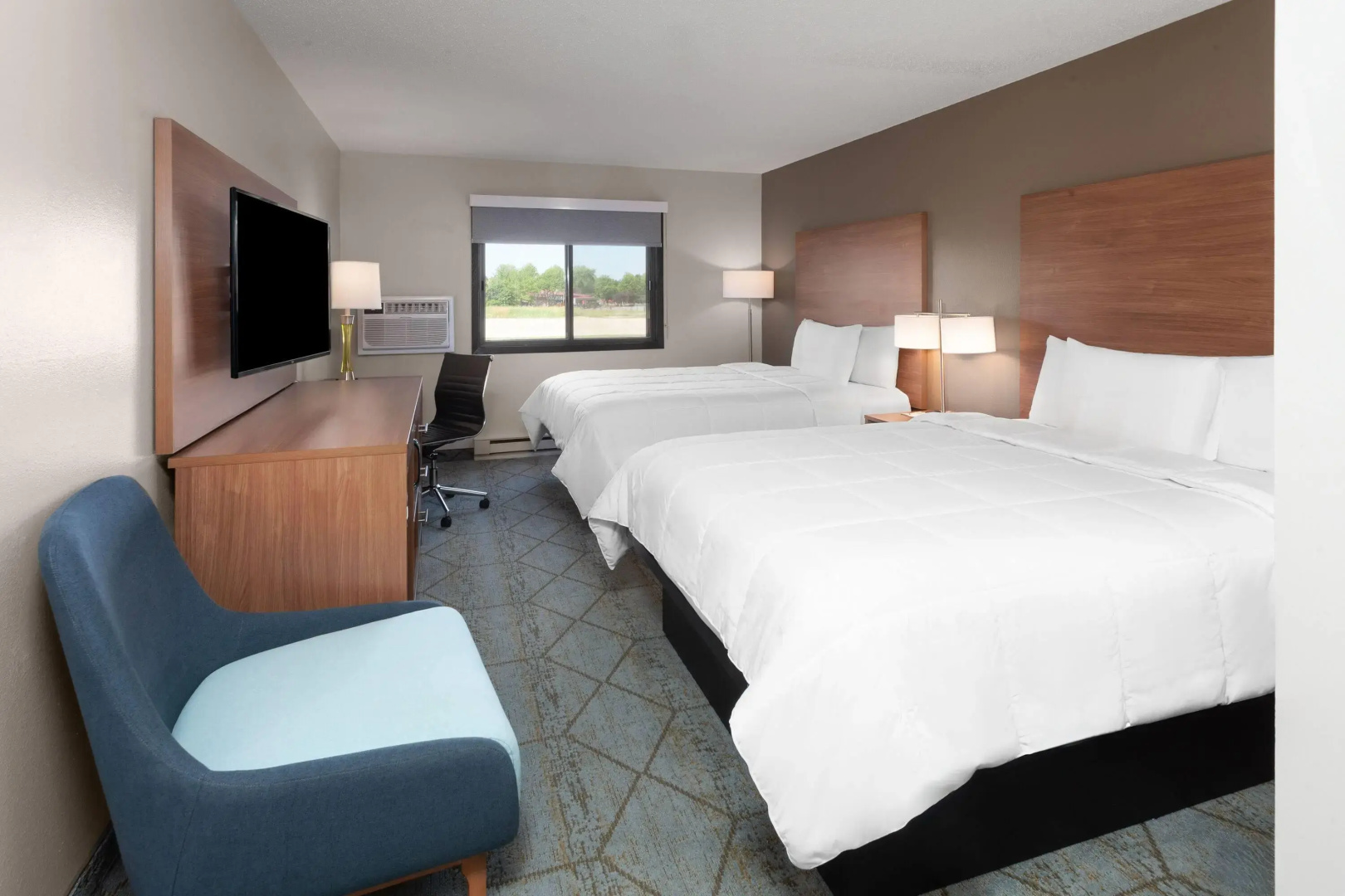 Baymont by Wyndham Oshkosh Airport