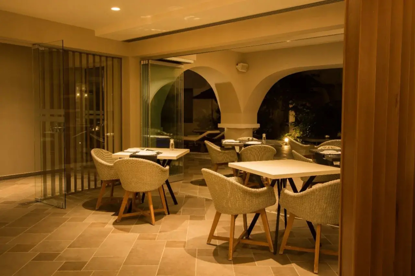 Parasol Luxury Hotel & Suites