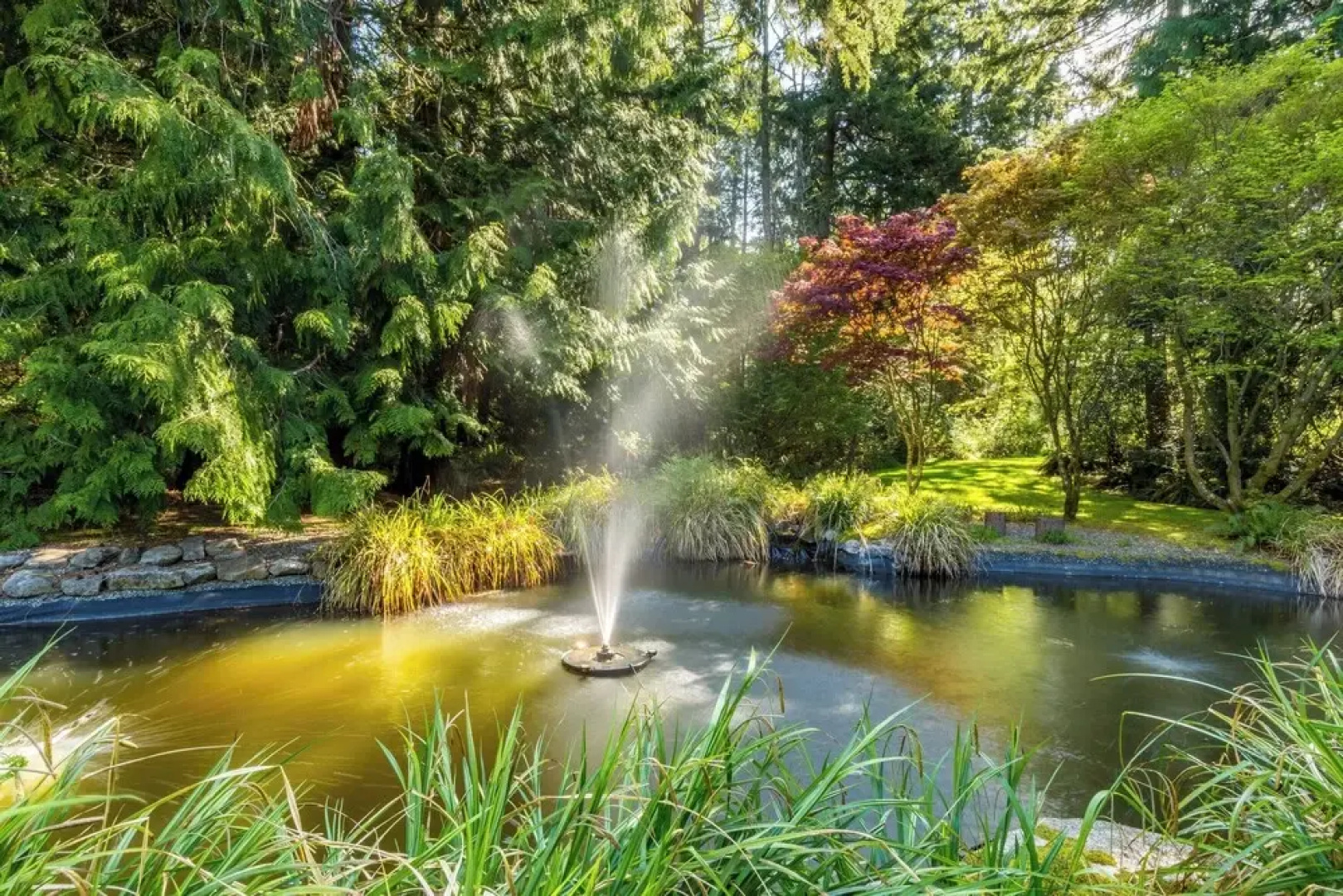 Rhythm Waters by Avantstay Garden Paradise, Pond