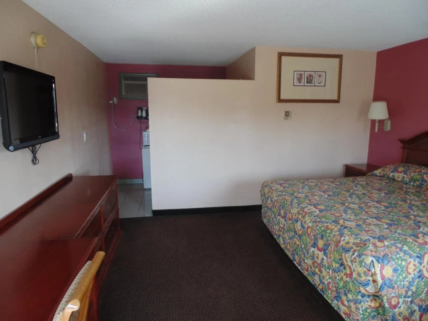 Western Inn & Suites