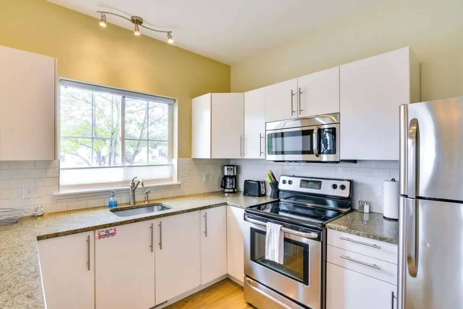 Downtown Buena Vista Condo: Walk to River & Cafes!