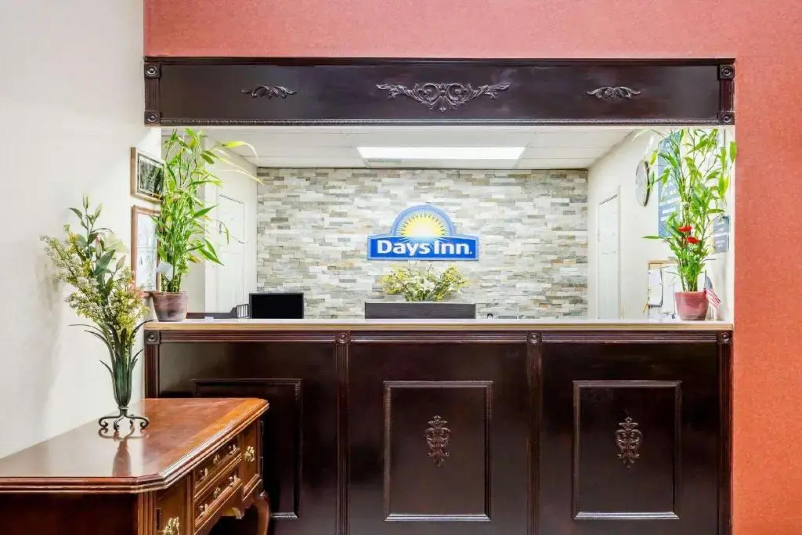 Days Inn Hendersonville