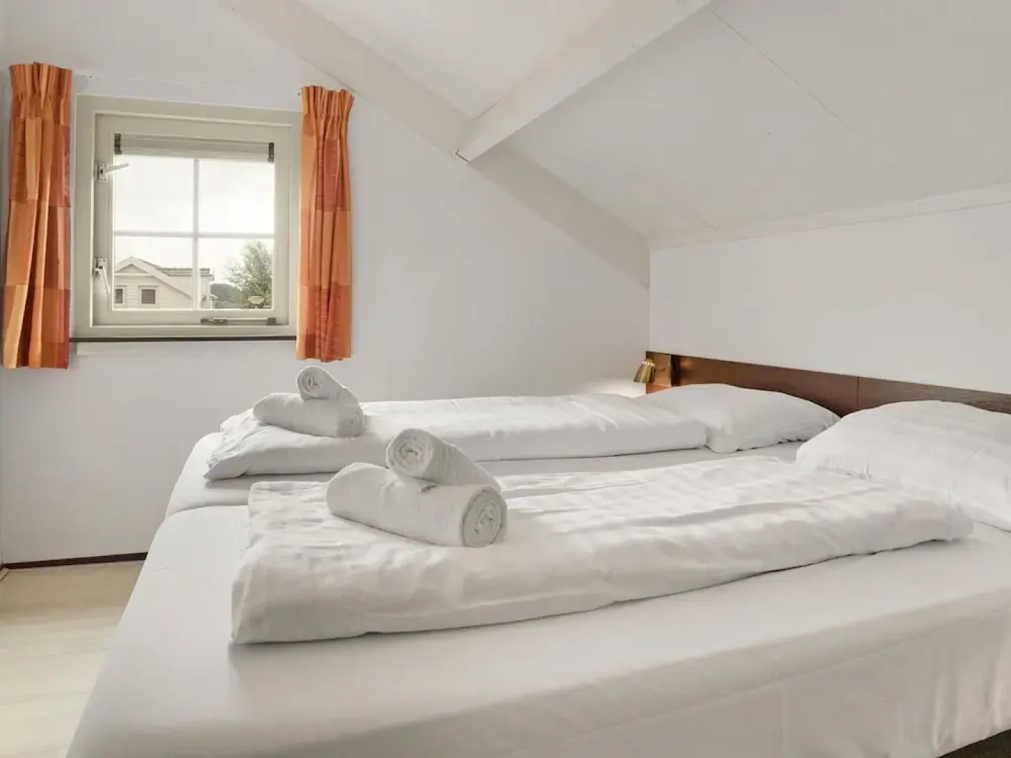 Bungalow by Water Near Rotterdam