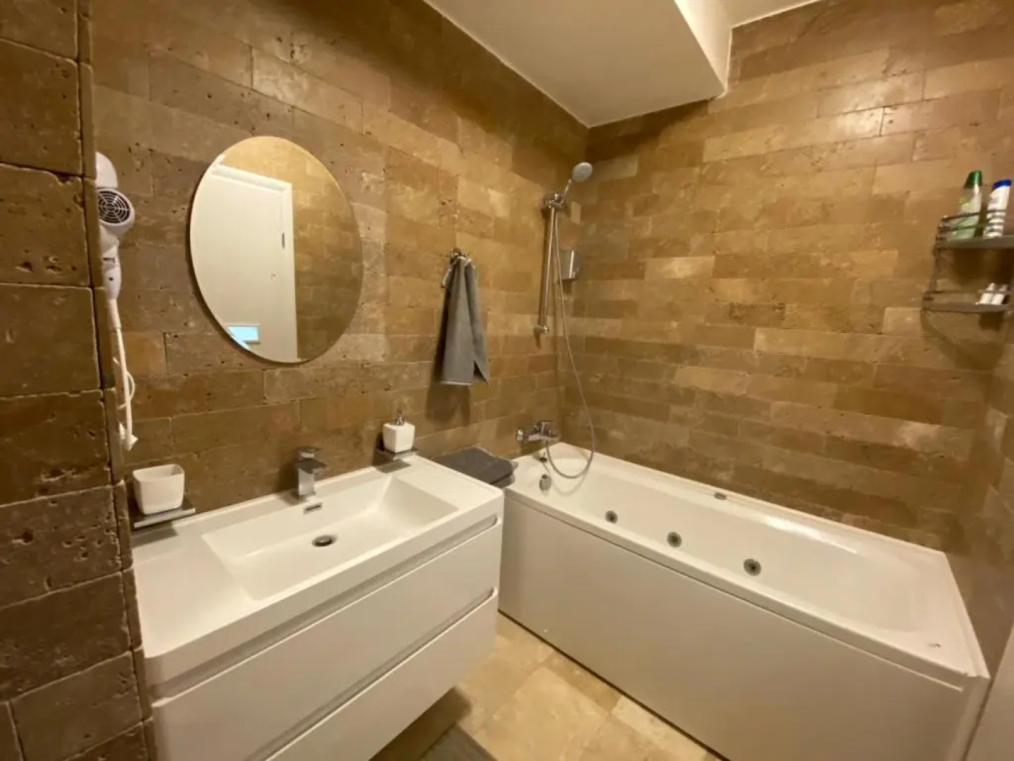 Sunny Deluxe Apartment Cosmopolis