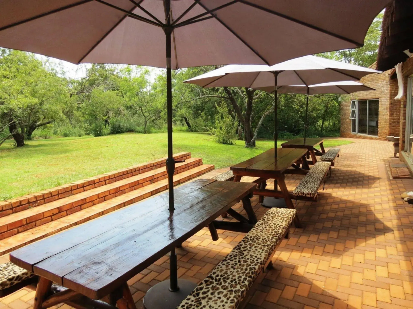 Meerkatplaats Guesthouse and B&B