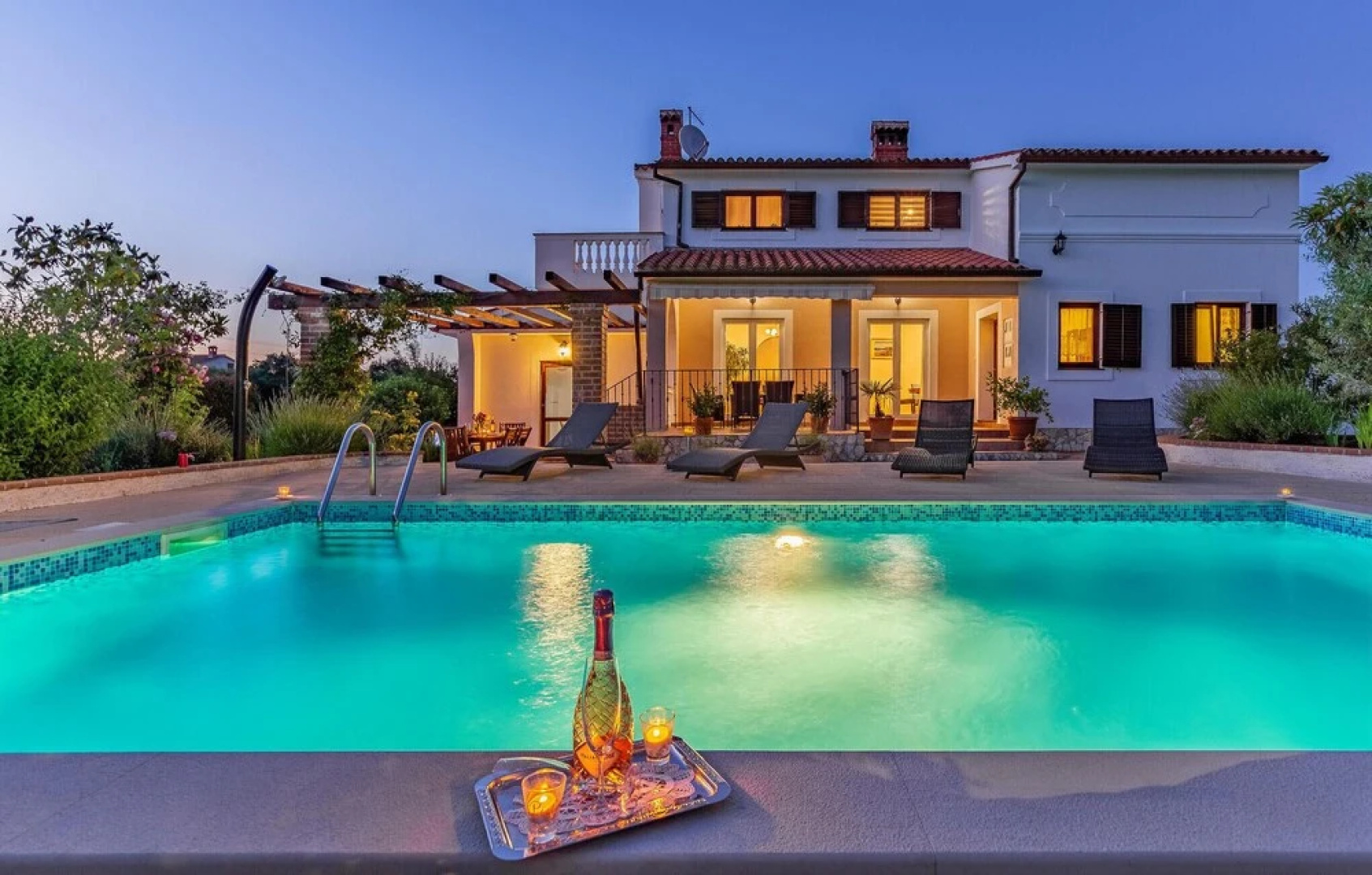 Stunning Home in Loborika With Wifi and 6 Bedrooms