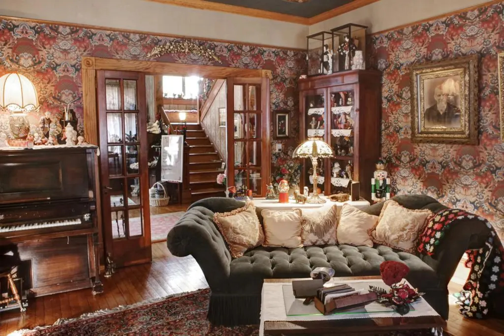The Queen, A Victorian Bed & Breakfast