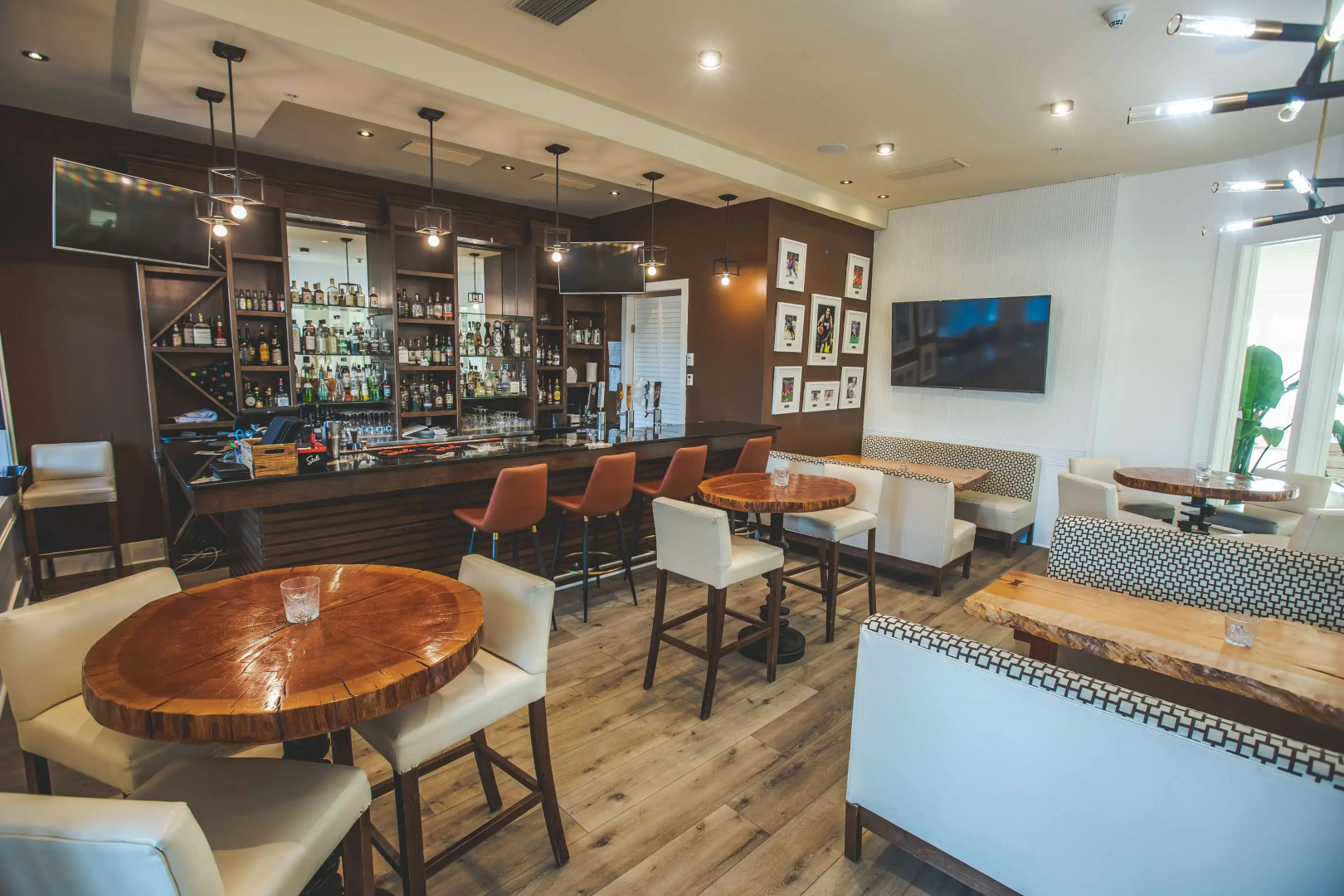 Prestige Oceanfront Resort, WorldHotels Luxury