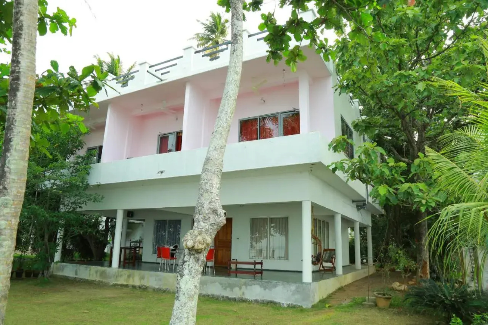 orchid lake view homestay