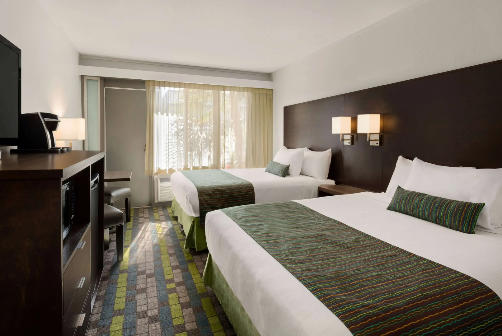 Days Inn by Wyndham Victoria Airport Sidney