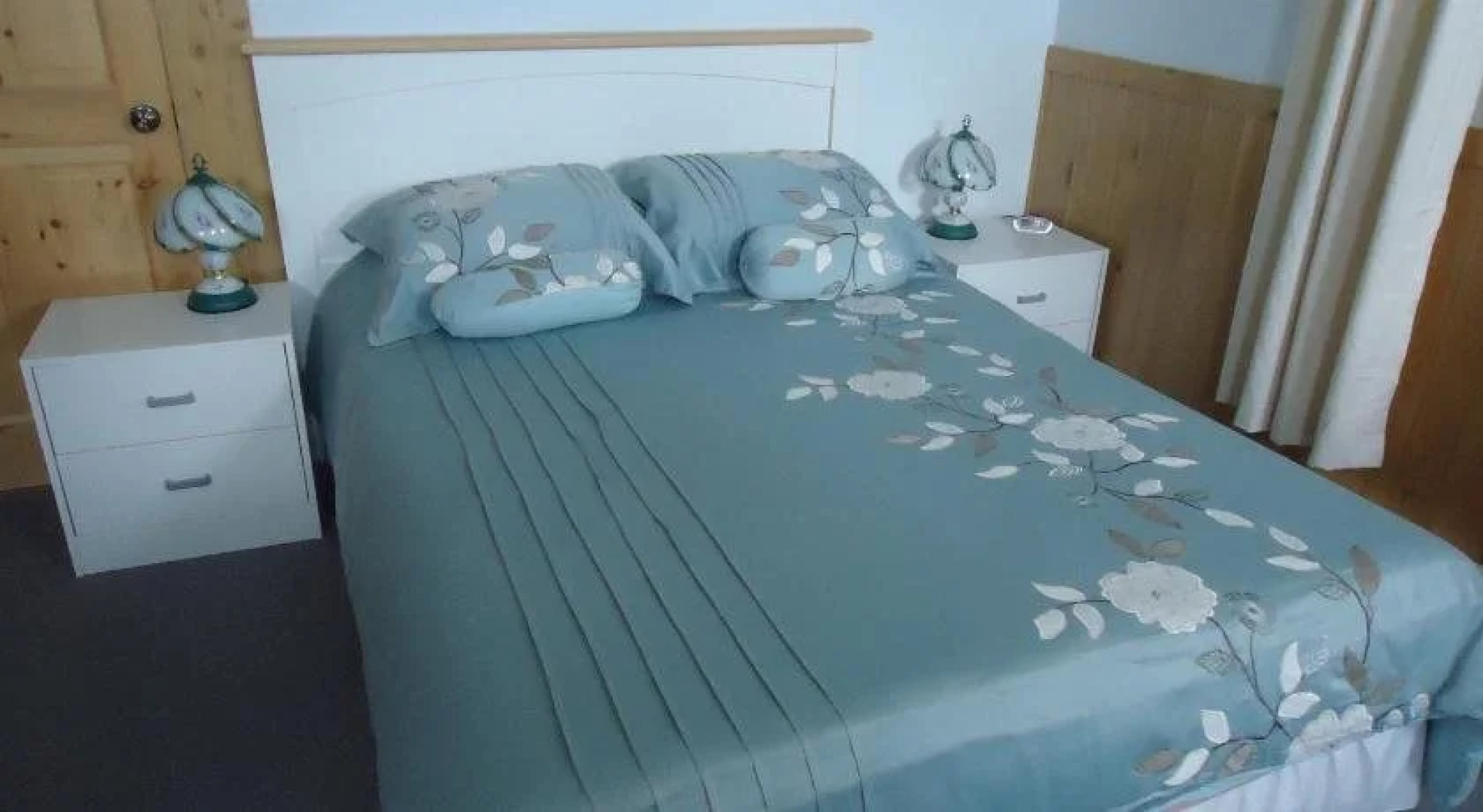 Gîte à l'Abri du Vent Bed and Breakfast