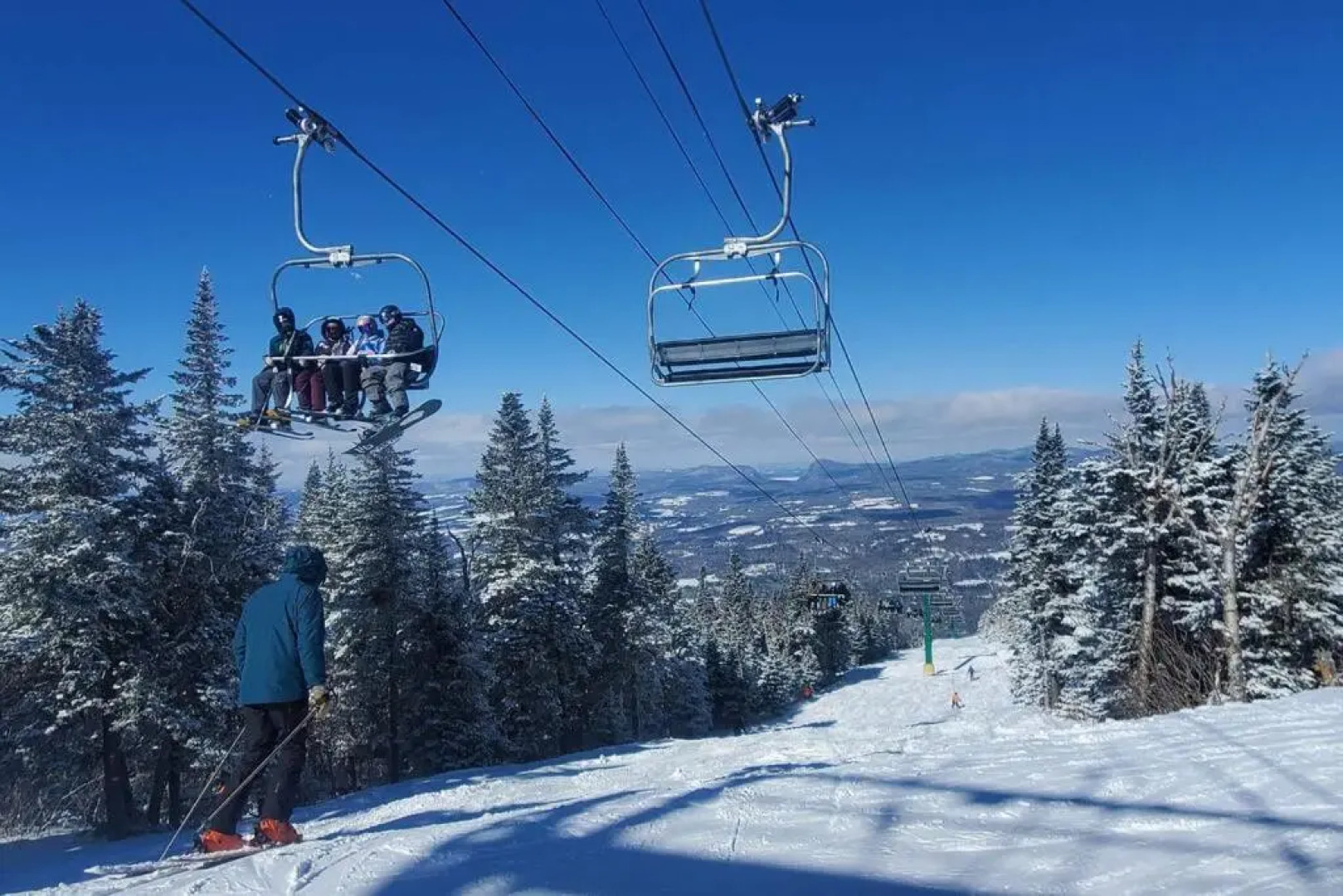 Burke Abode - Trailside Condo with King & Full Beds