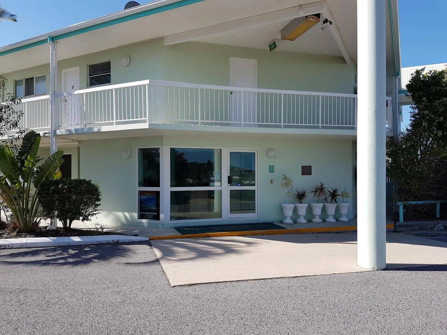 Reef Adventureland Motel