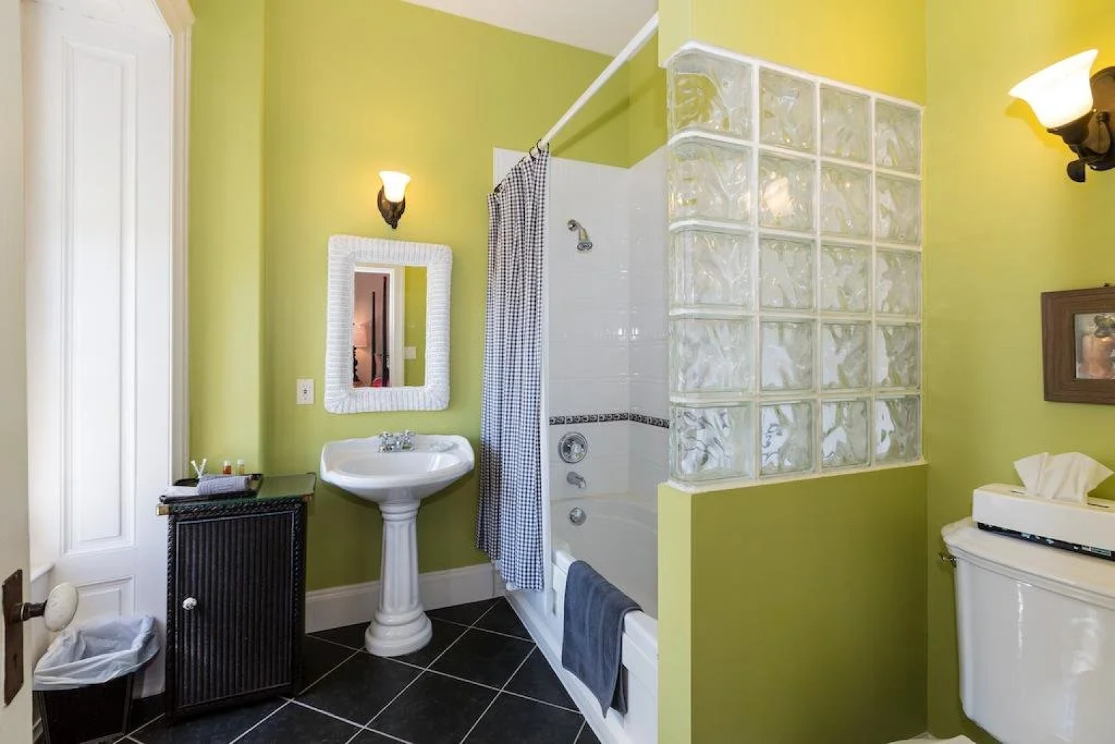 Denaut Mansion Country Inn