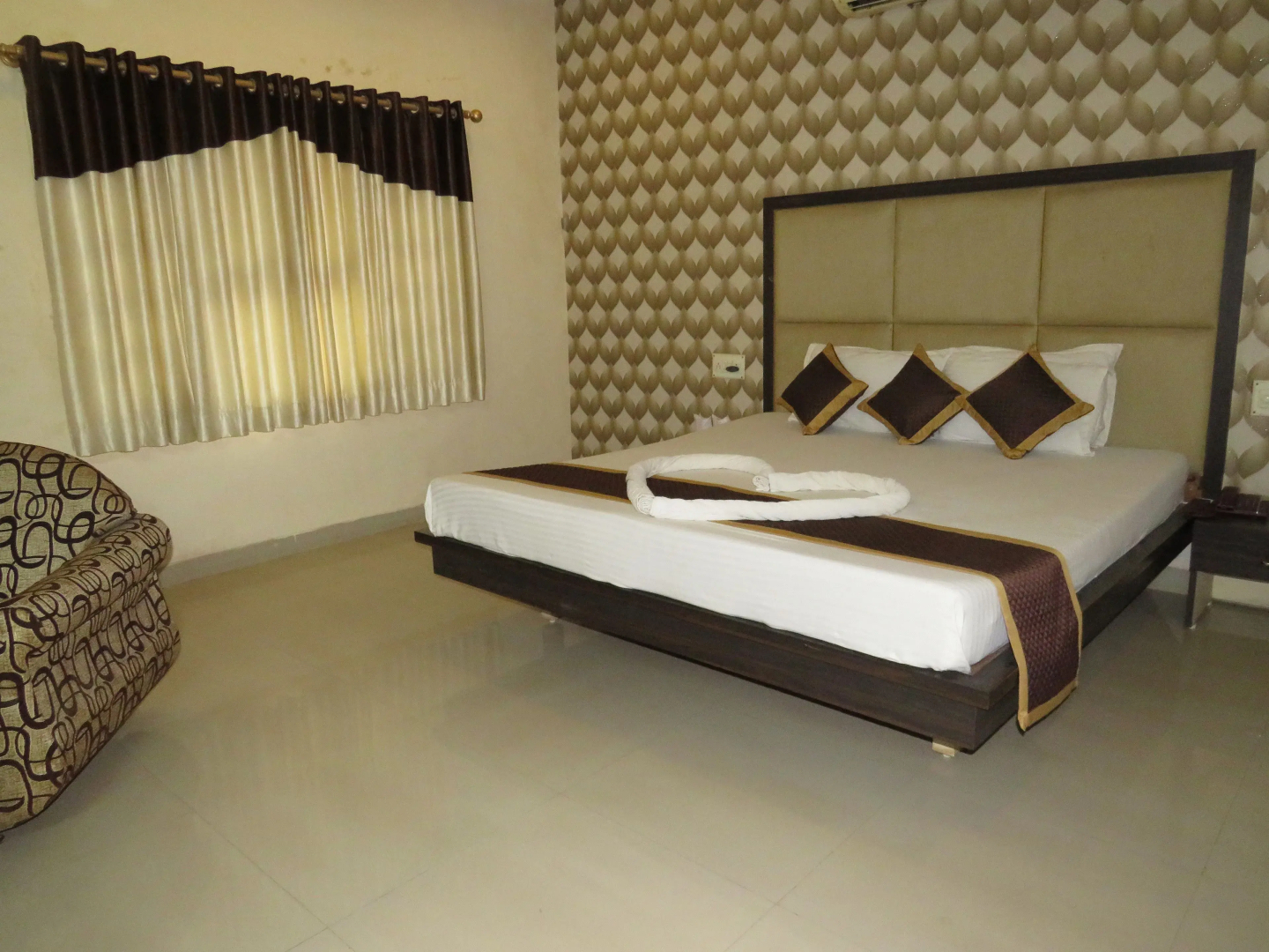 Dariyalal Hotel