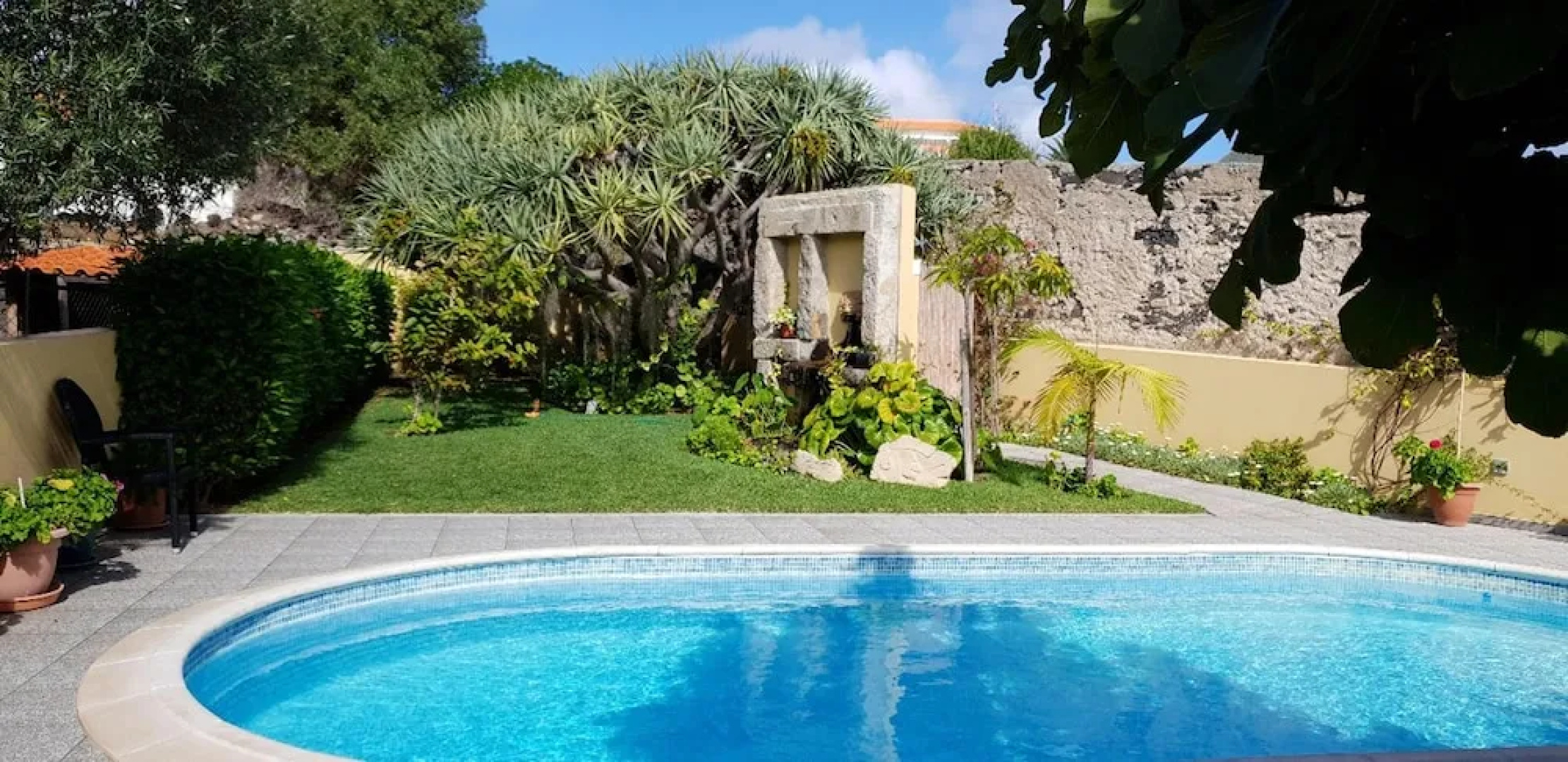 Studio in Vila Baleira, With Wonderful sea View and Shared Pool Near the Beach