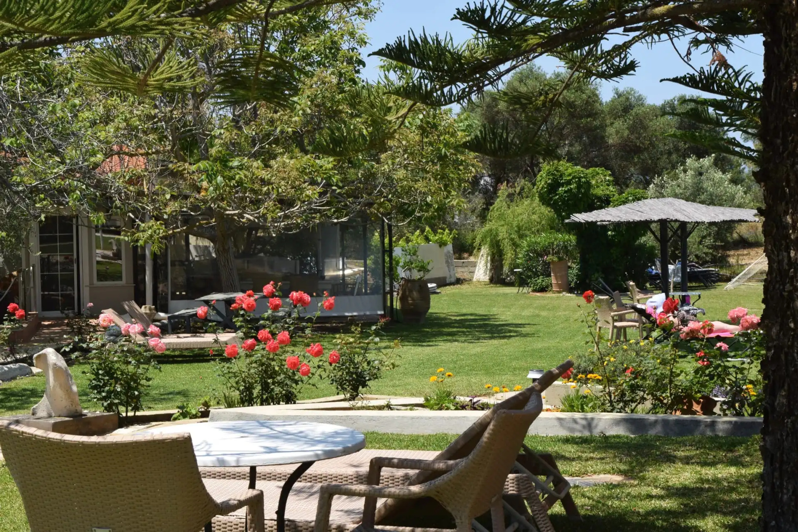Simatos Apartments and Studios