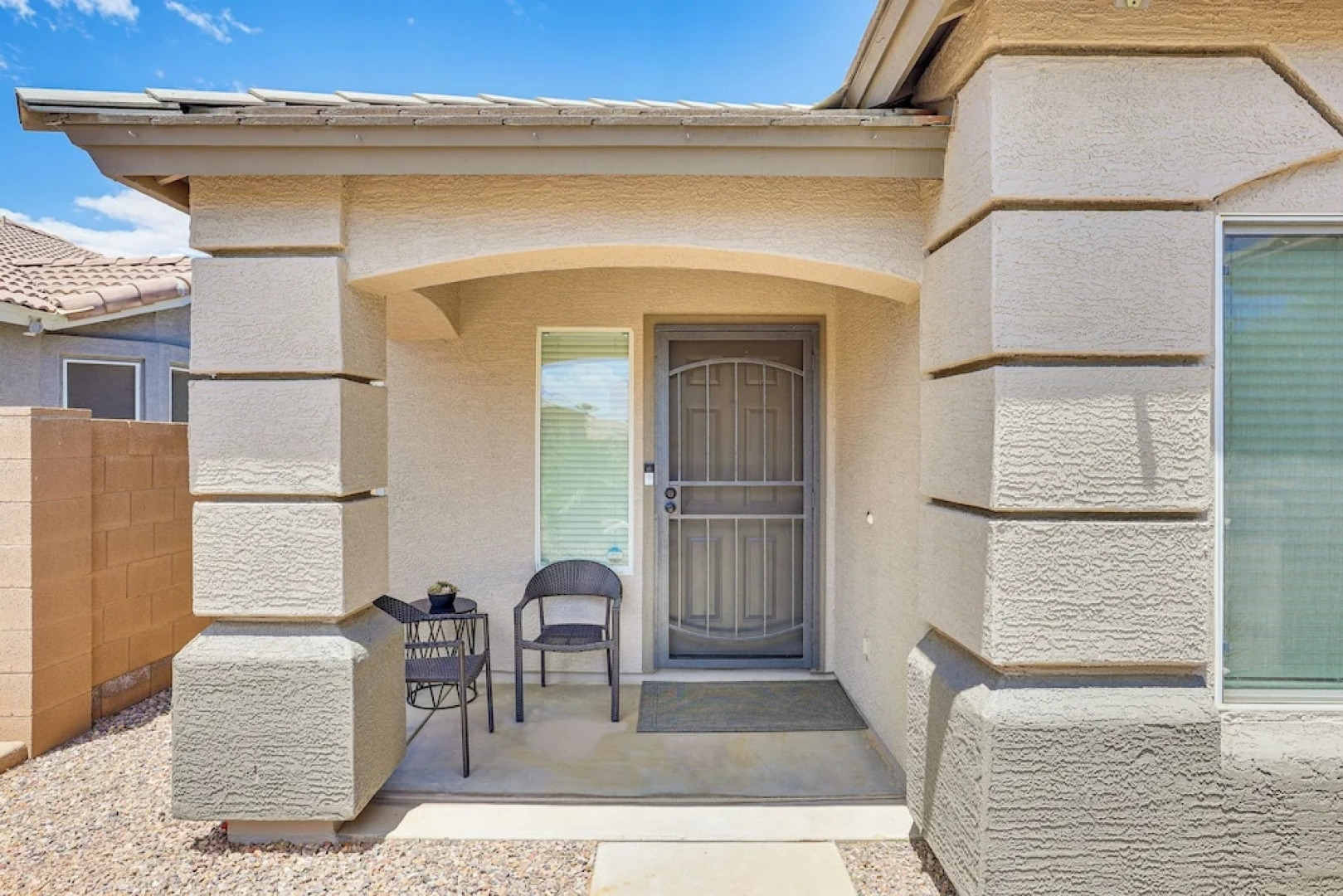 Private Pool & Patio: Home in Surprise!