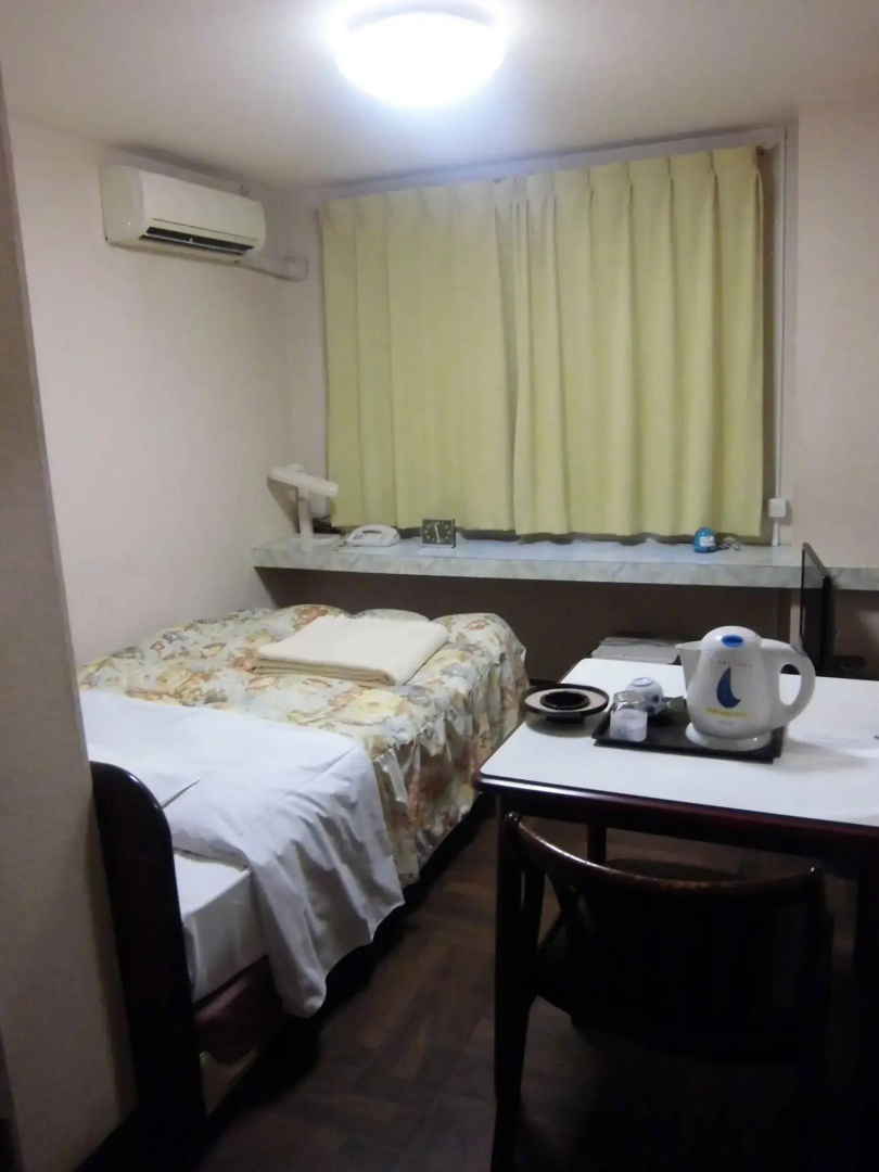 Sunshine Hotel