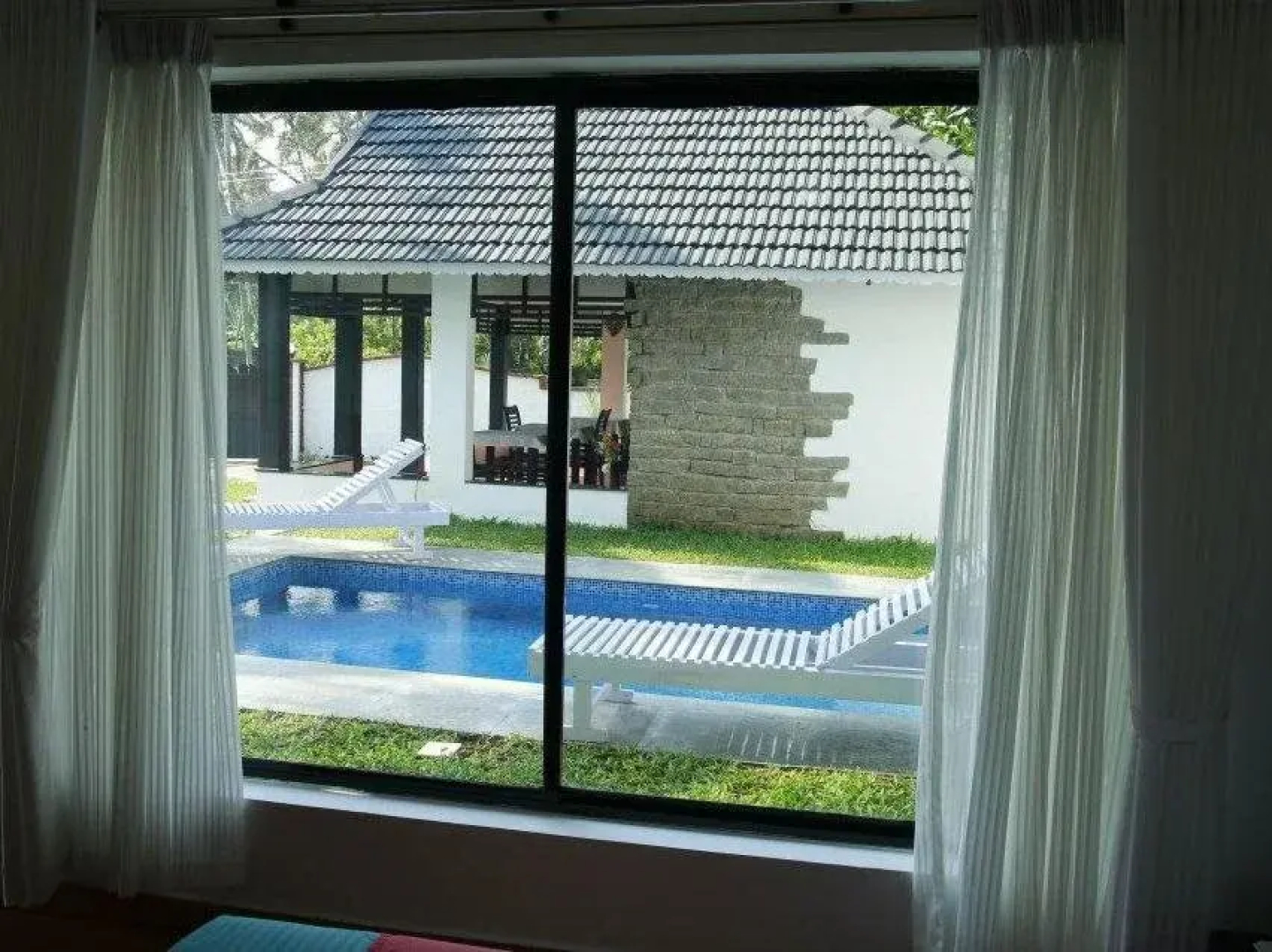 Mayas Beach House - Boutique Serviced Villa