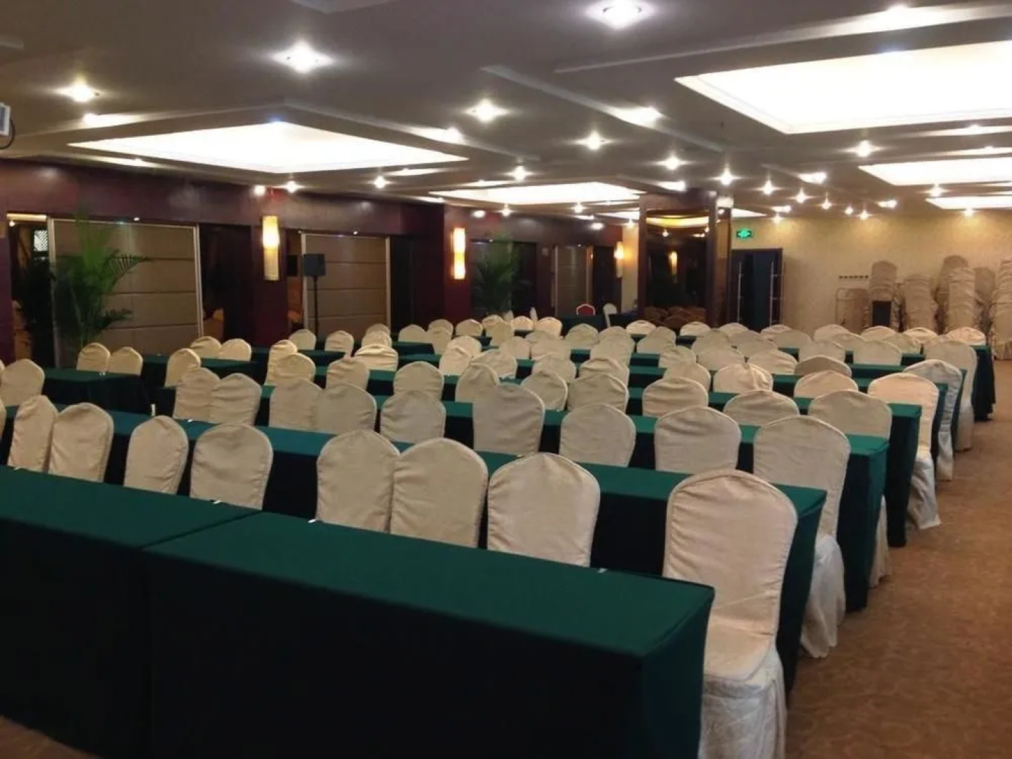 Red Flag Canal Hotel Zhengzhou