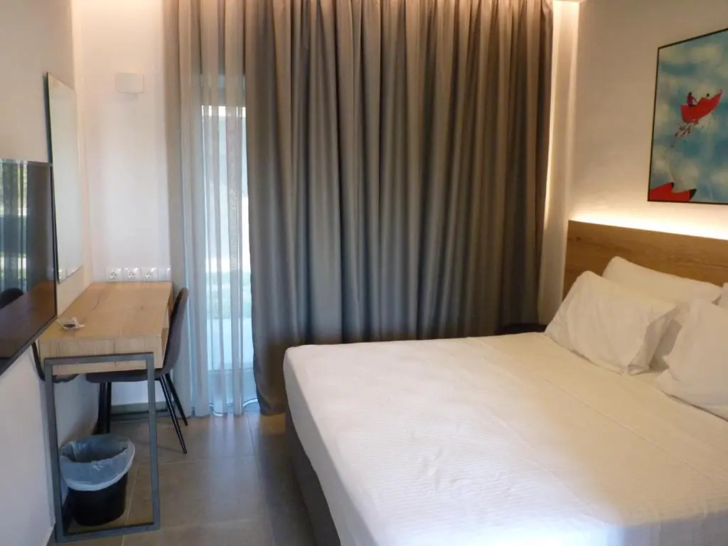 Comfort Suites and Rooms