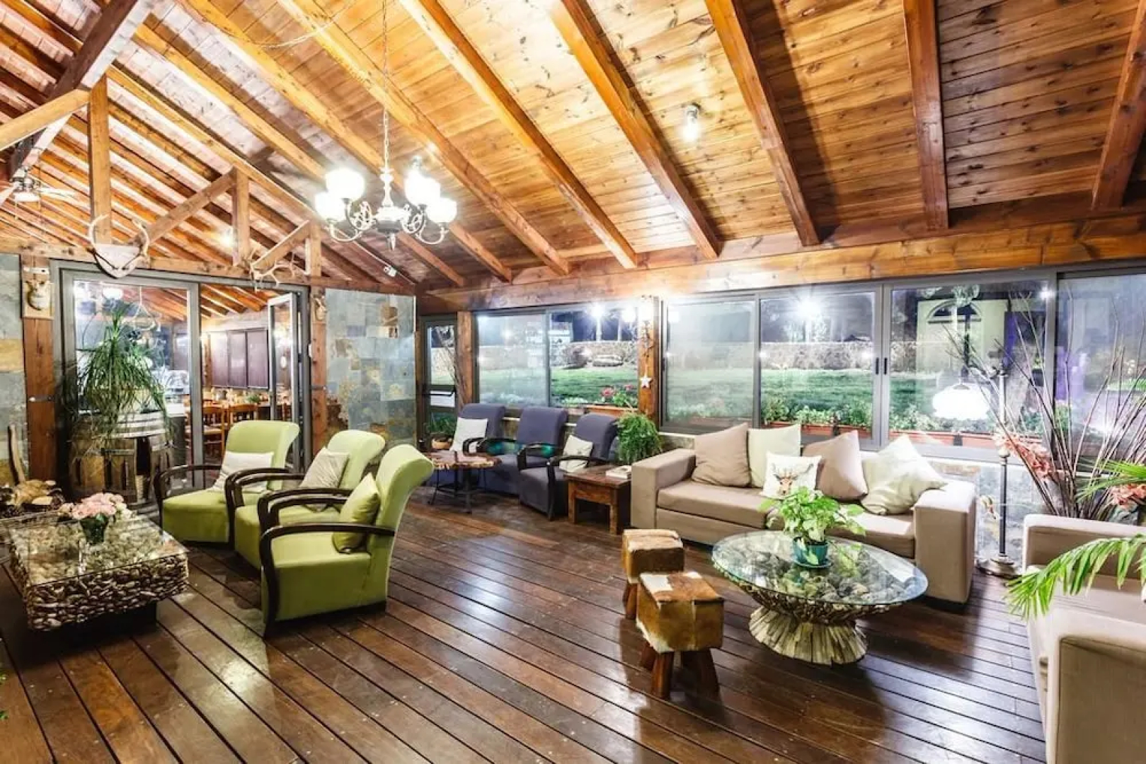 Hunters Lodge