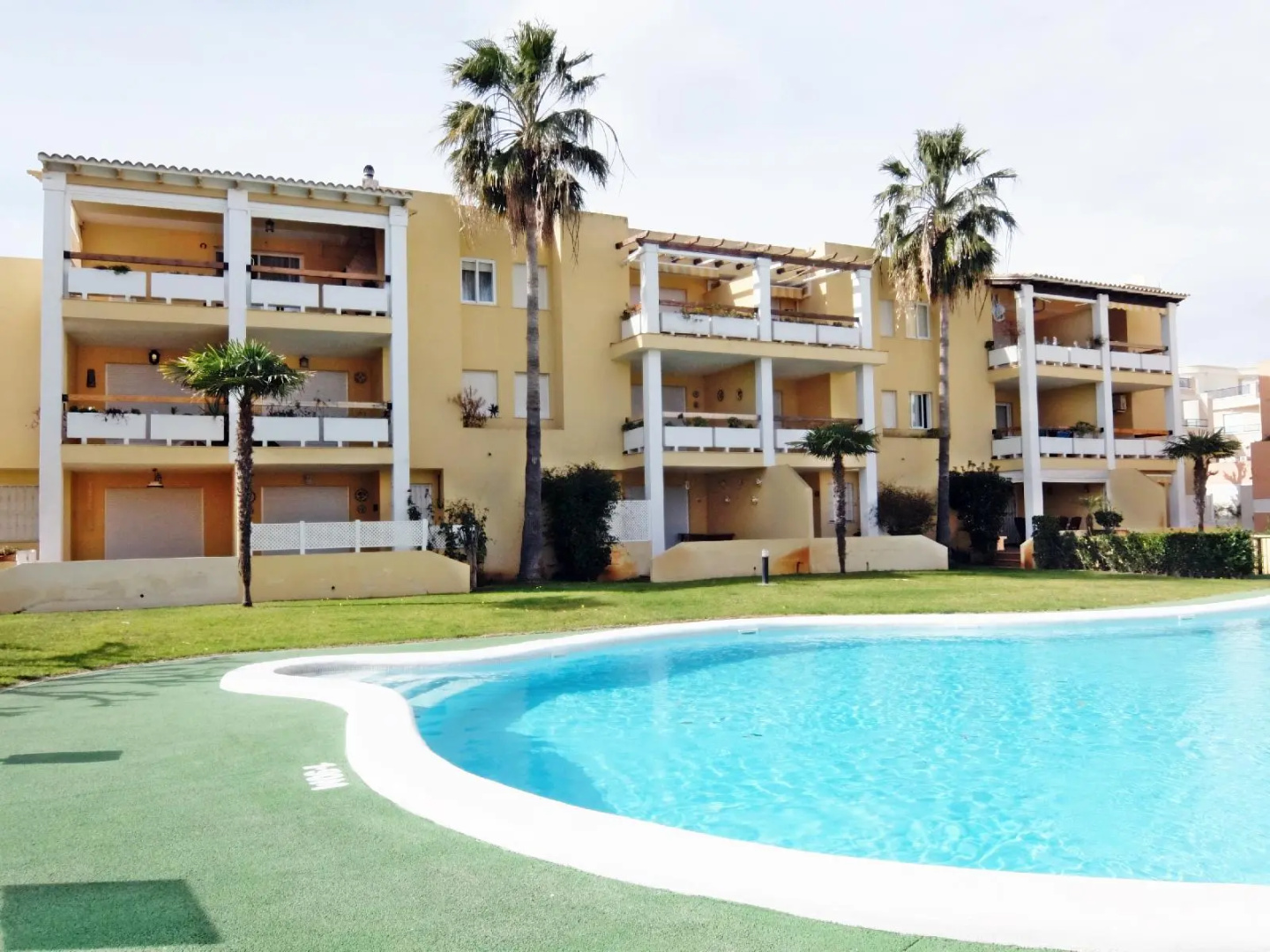 Los Juncos Apartamentos