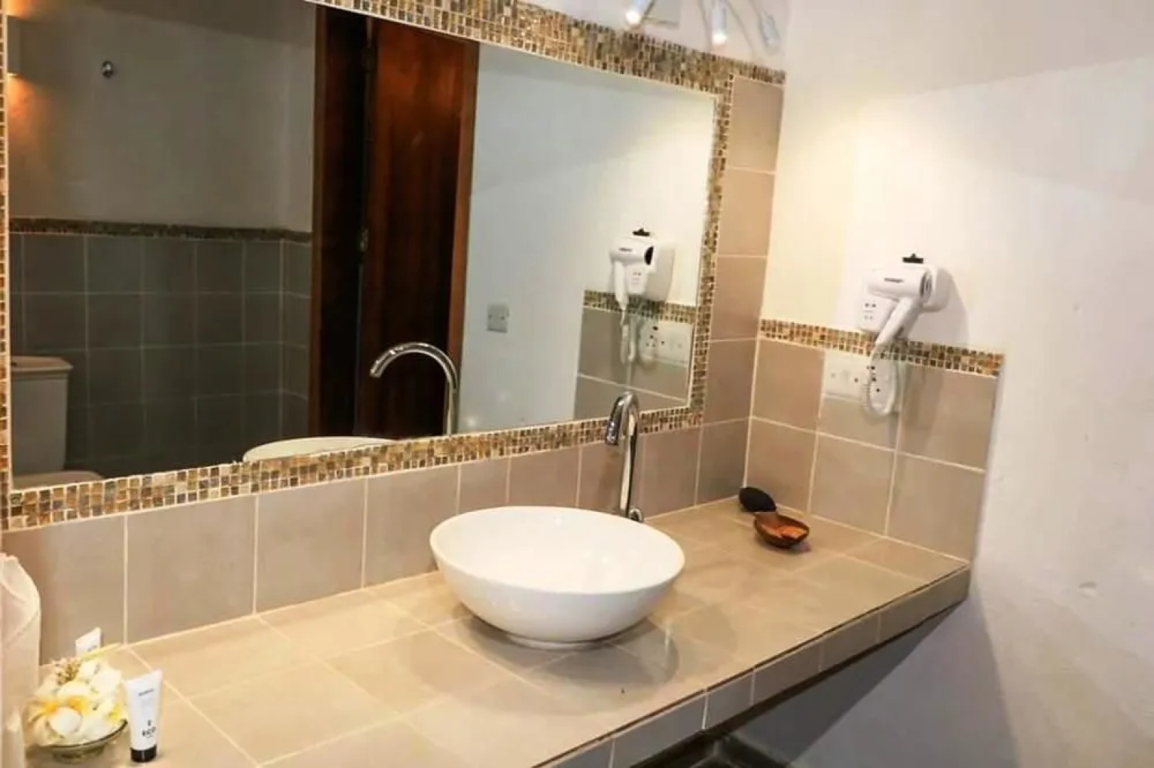 Coral Reef Beach Resort