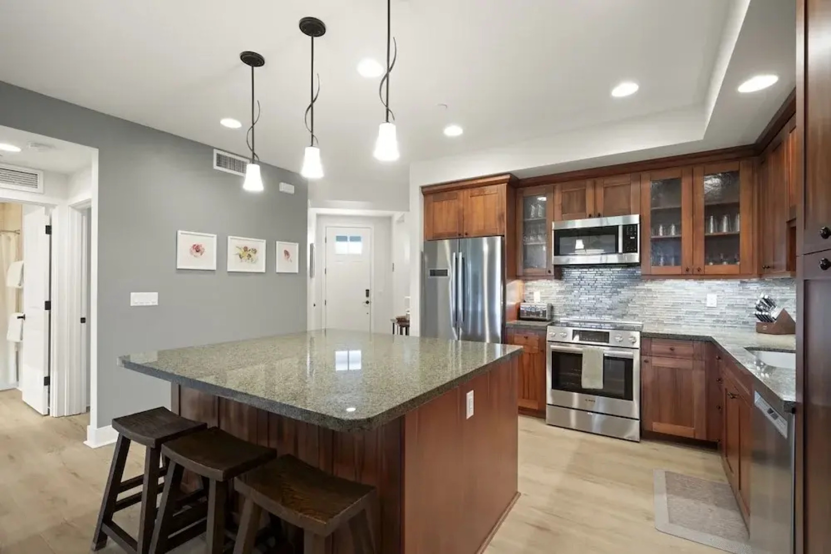 Pili Mai 5d 3 Bedroom Condo by RedAwning