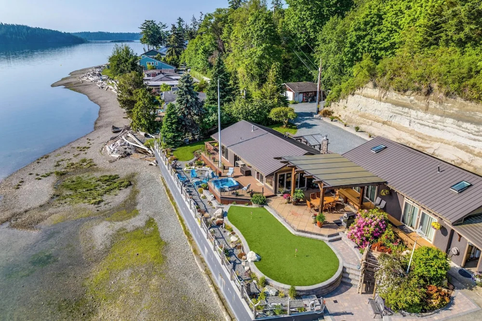 Similk Bay Retreat With Deck, Fire Pit + Hot Tub!