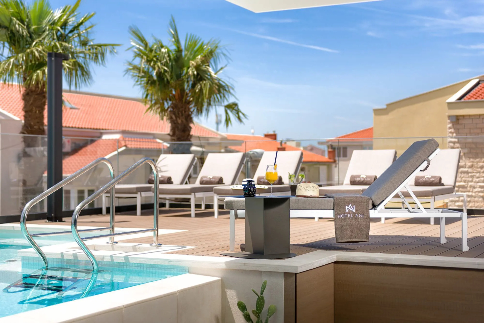 Hotel Ani