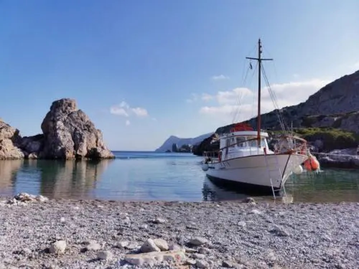Nikos Hotel