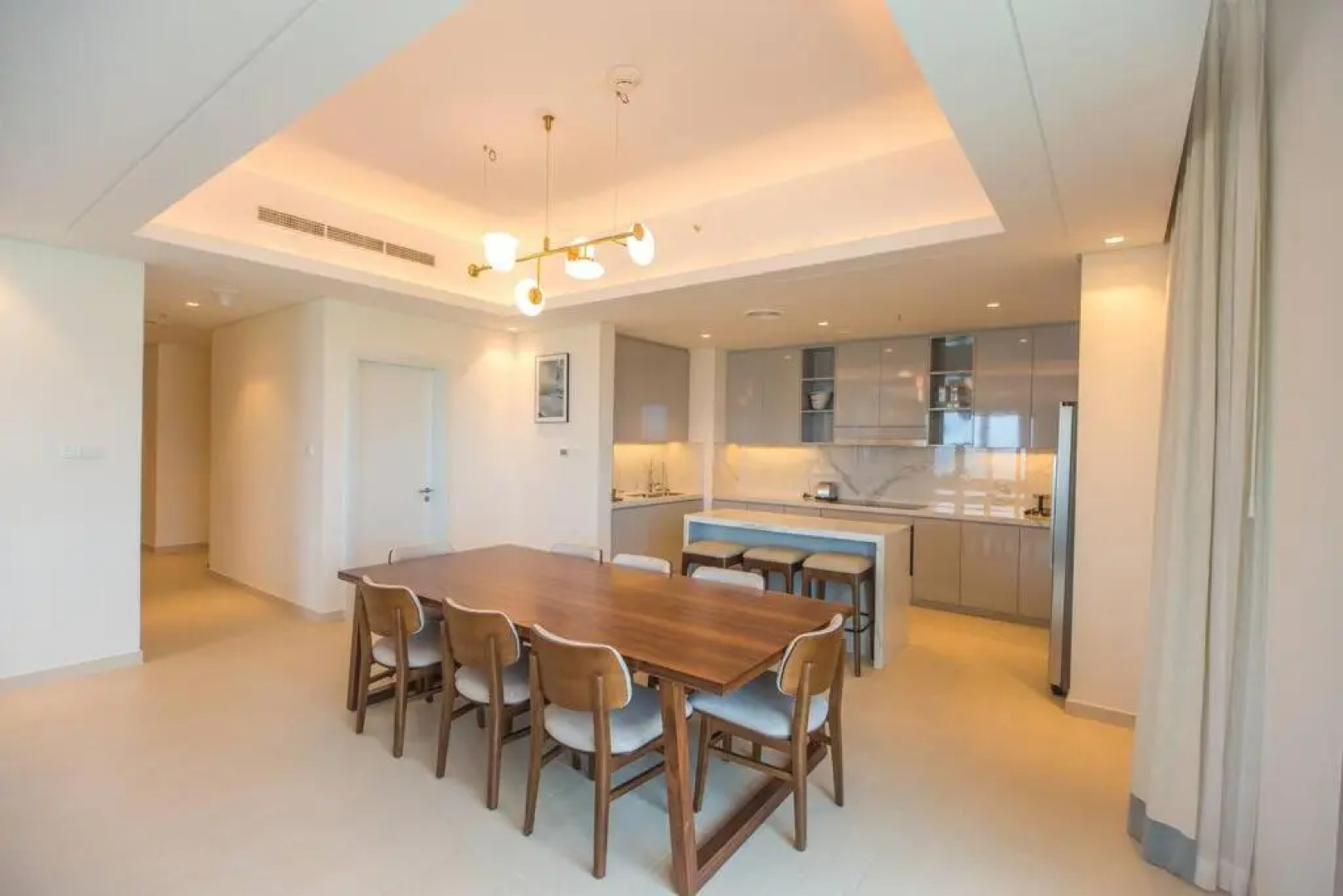 Luxurious 5 Bedroom Apartment - Full Ocean view