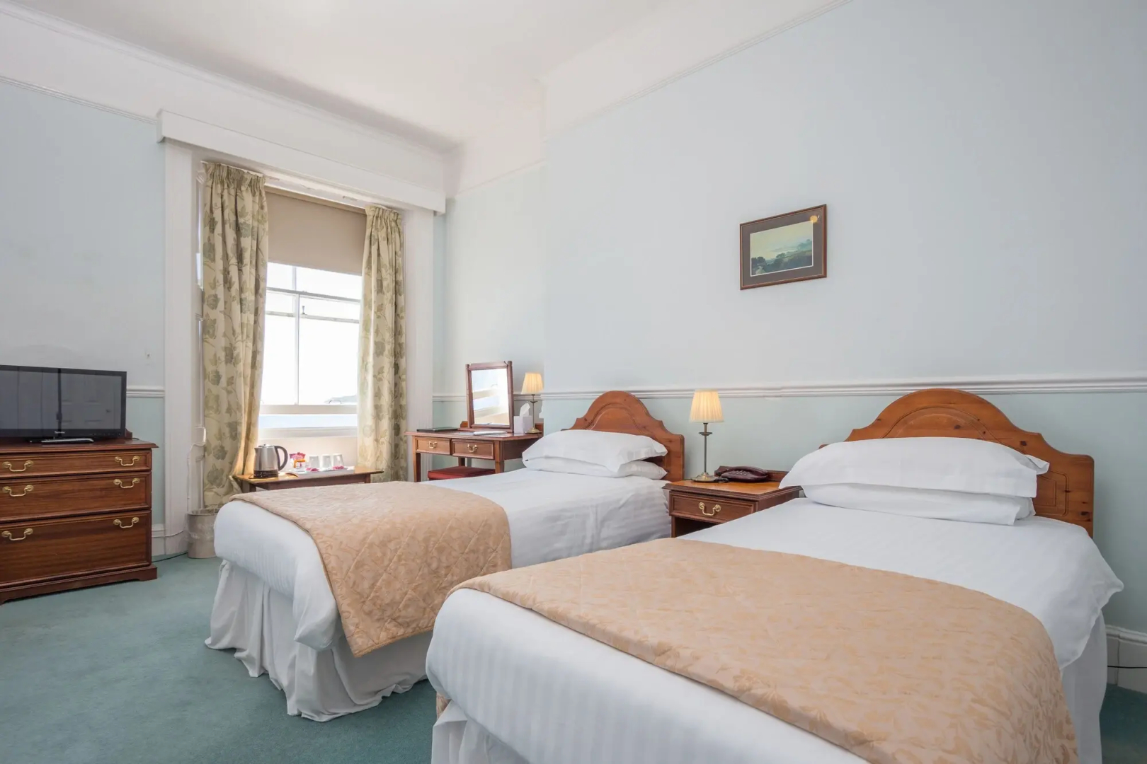 The Queens Hotel