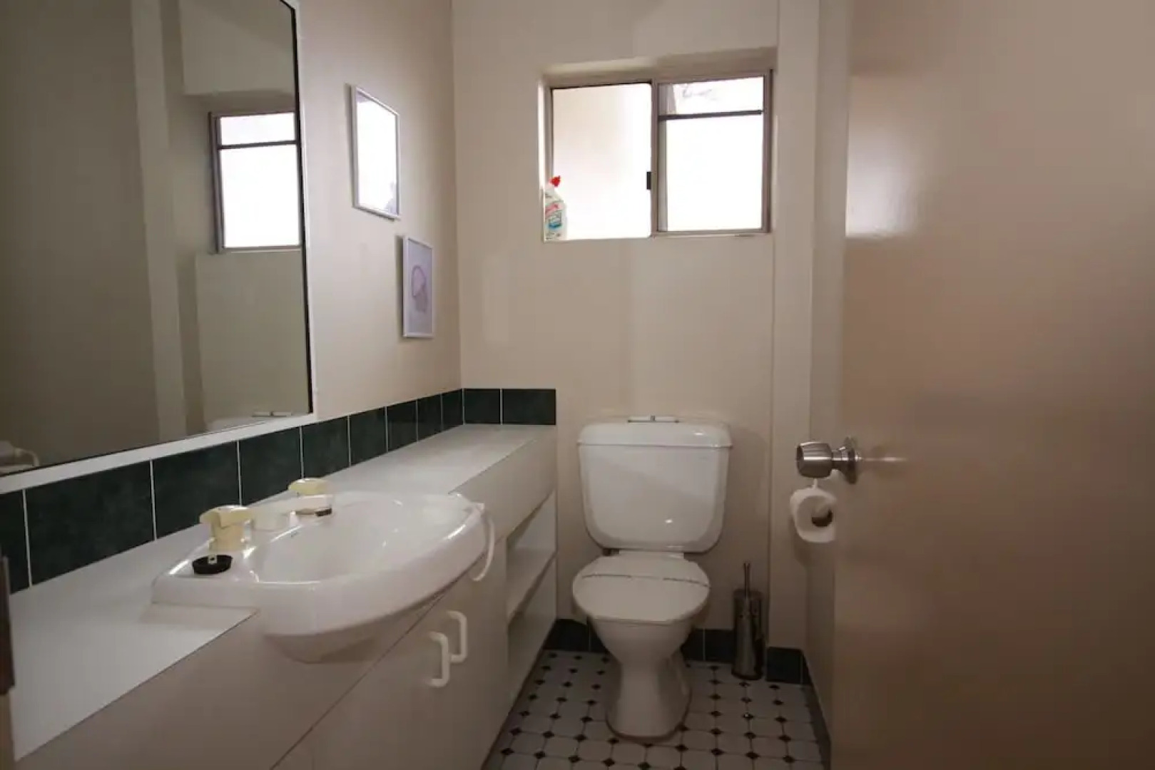 Sunset Boulevarde, 12