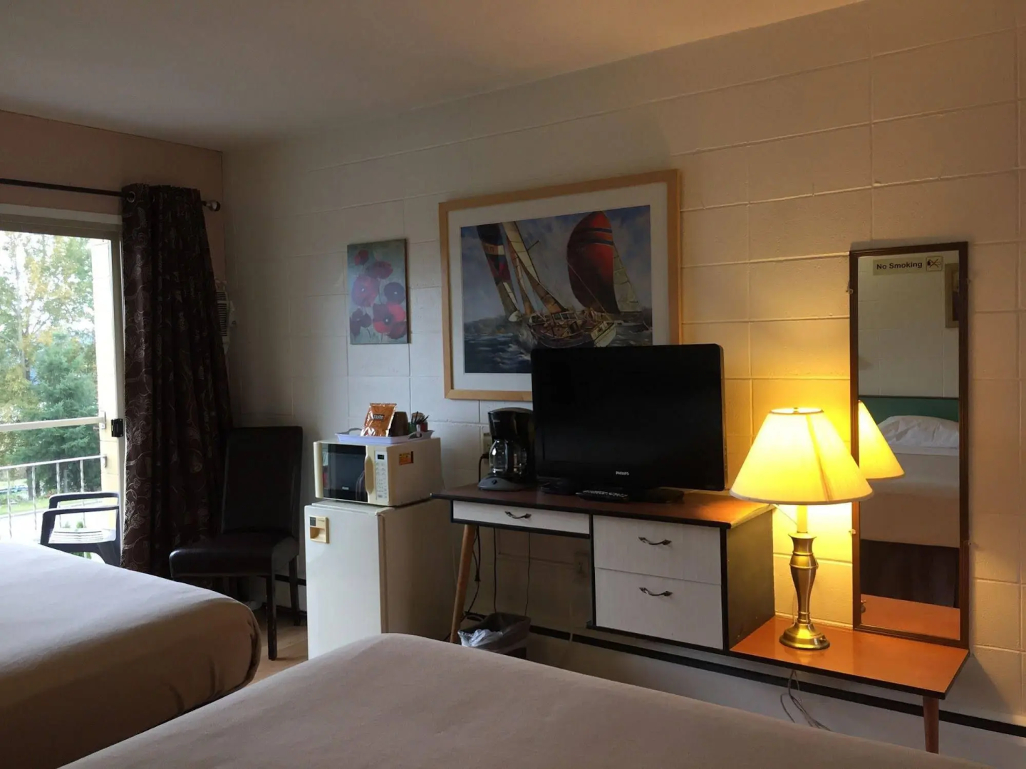 Holiday House Motel