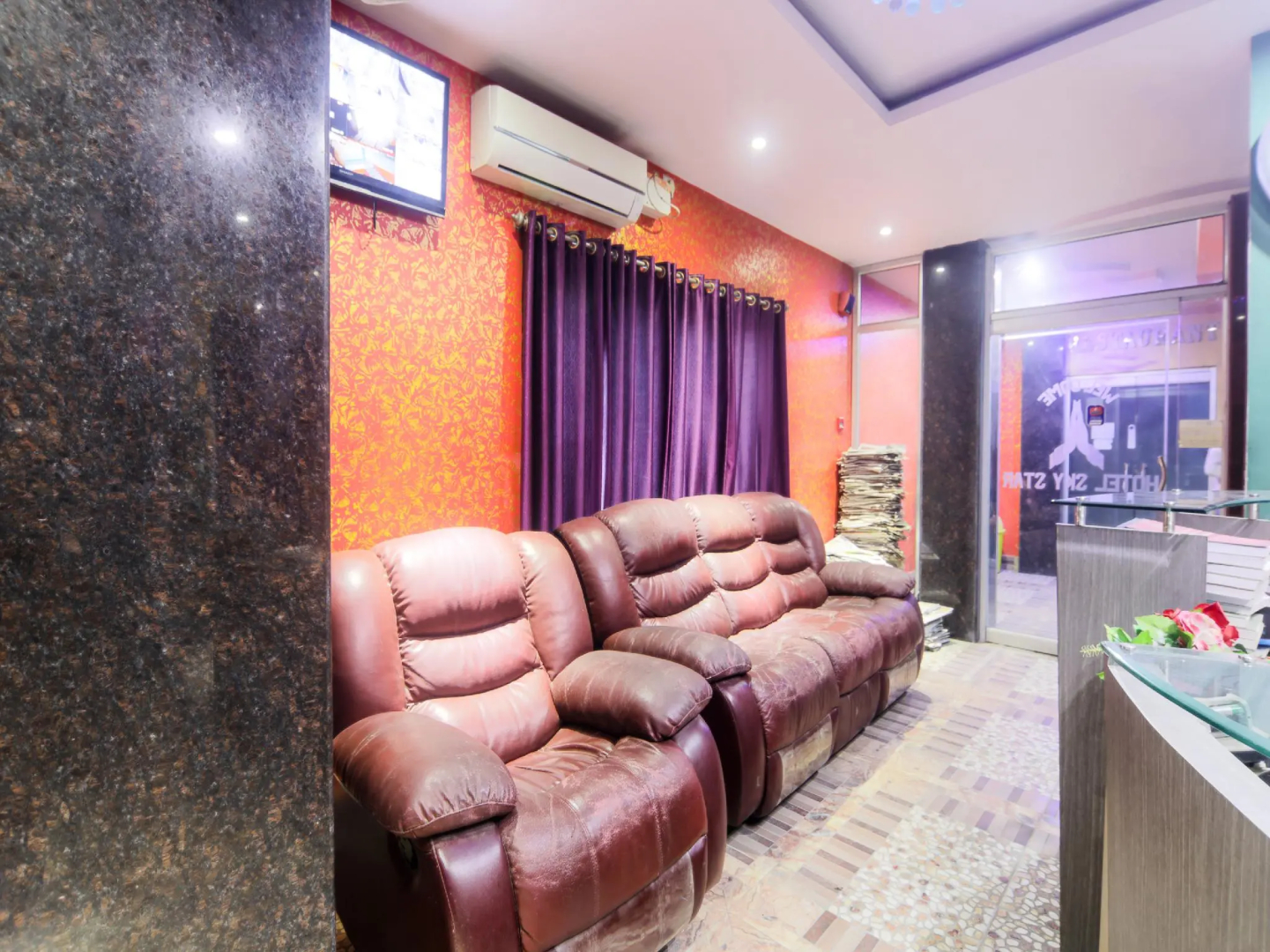 OYO Collection O 26984 New Sky Star Hotel